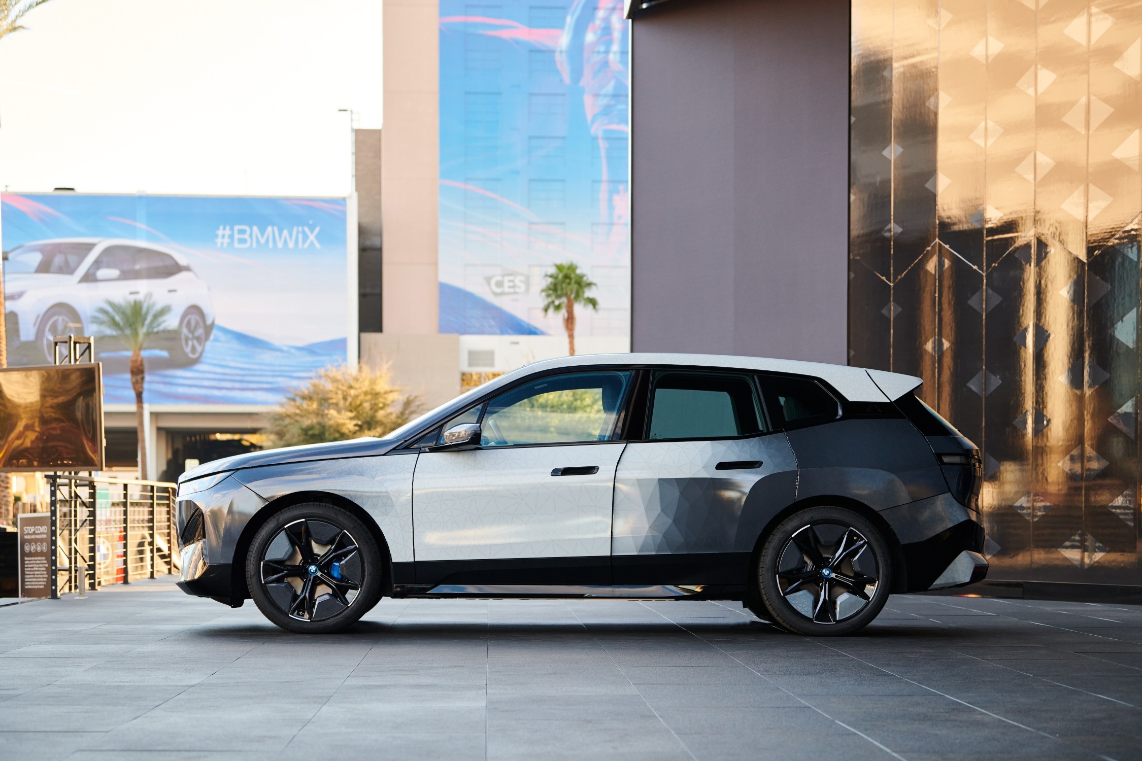 Bmw Ix Flow At Ces 2022